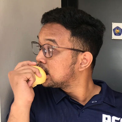 Sebatas Lewat