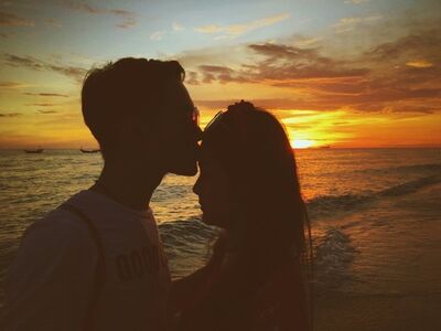 从前从前有个人爱你很久。