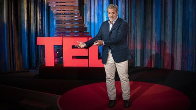 Qué hace a un "buen" empleo... y la cuestión de invertir en las personas | Warren Valdmanis