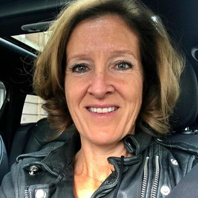 Petra Brekelmans _ The Hague Pearls