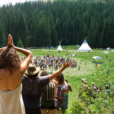 投资人之死背后的心灵成长训练与新纪元运动阴影