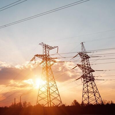 Miniserie energietransitie (2) – Volle netten, maar niet meer elektriciteitsverbruik. Hoe kan dat?