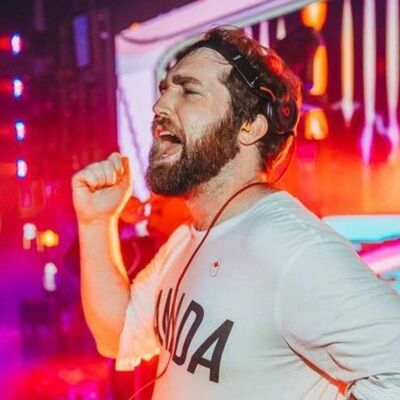 Meet Content Creator, DJ, Audio Genius and Member of "Fake Doctors Real Friends Pod" - Danl Goodman