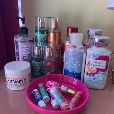 ASMR ~ bath and body works employee roleplay