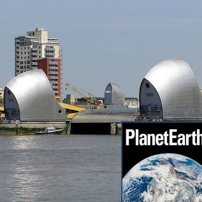 The Thames Barrier, the colour of prehistoric birds - Planet Earth Podcast - 11.12.12