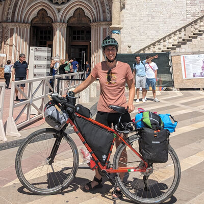 Ridesmiles: Monica Consolini e il giro del mondo in bicicletta per raccontare la vita!