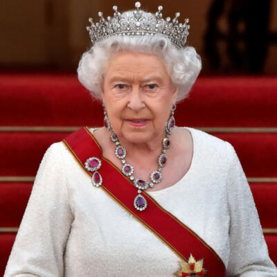 ♚女王白金禧特輯♚ 10個你不知道的英國女王秘密｜起床樂是真人演奏？小名叫高麗菜？！