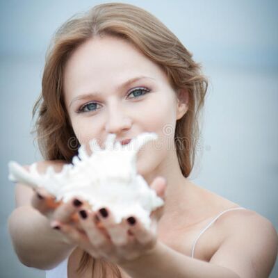 6121 远古时代人类用贝壳当货币，那么住在海边的人不是发财了？