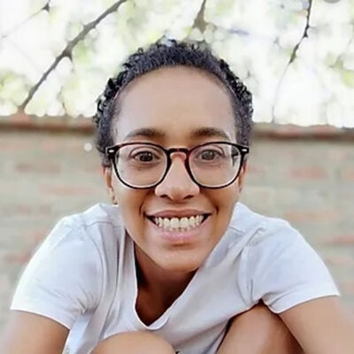 (008) - Barbara Mvogoh - Huiles essentielles et endométriose