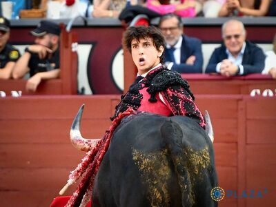 Onda Ruedo 5x10 | Roberto Domínguez (apoderado de Roca Rey): "Ya está bien con el 'fuera de cacho' cuando hay un pitón en el riñón y otro en la ingle"