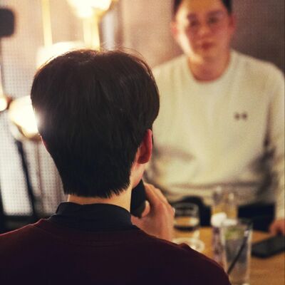 在日本宿舍開私廚的男孩，與結婚只是為了反抗的女孩