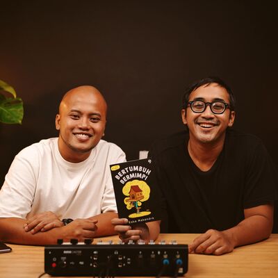 'DIKULITI' HABIS OLEH DIMAS DANANG