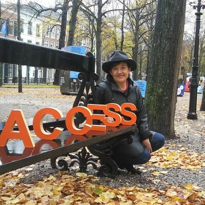 Deborah Valentine_ The Hague Pearls