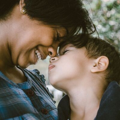 La gentilezza vestita di sorrisi conquista il mondo
