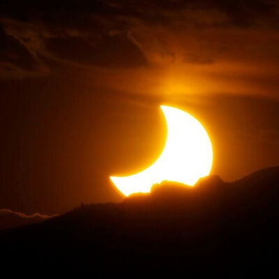 La Brújula de la Ciencia s13e12: El eclipse solar de abril de 2024, en la radio