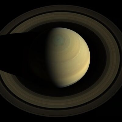 ApP16: Saturno muestra sus colores verdaderos