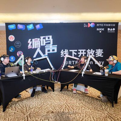 普通人用 AI，像在深夜里看 AI 拧螺帽，每个都不一样