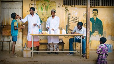 人類の進歩を妨げる寄生虫を撲滅する方法 | エレン・アグラー