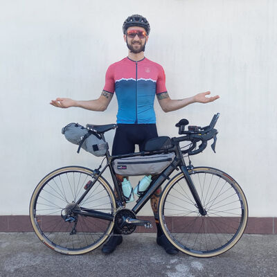 Davide Busoli: un'avventura in bici attraverso 7 stati per arrivare a Istanbul!