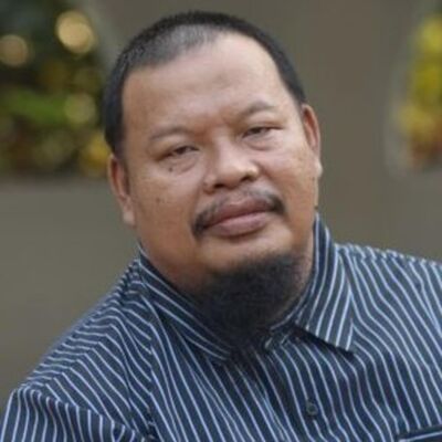 Ust. Moh Fauzil Adhim II MENDIDIK GENERASI DENGAN AL QUR'AN II Kajian Parenting 