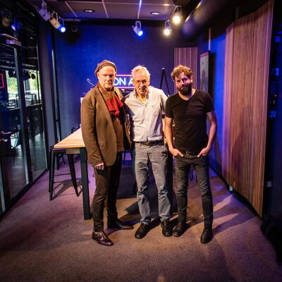 Afl. 36 – Bijkletsen met Hendrik Jan over o.a. het Zwarte Cross avontuur van Bökkers en zijn acteerdebuut in de nieuwe AVRO/TROS tv serie van Johan Nijenhuis ‘Woeste Grond’. 