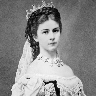 歐洲最美麗的皇后-奧地利皇后伊莉莎白｜悲劇童話茜茜公主｜無法適應皇室生活，兒女接連逝世，還被暗殺身亡｜人生賈心星