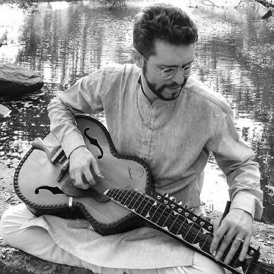 Right Brain Music Podcast - Episode 27: Acoustic Guitar Masters