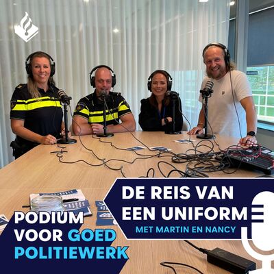Podium voor Goed Politiewerk S06E12: Politie-uitrusting; De reis van een uniform met Martin en Nancy