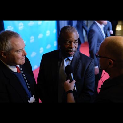 097 LeVar Burton (Star Trek, Big Bang Theory), Russell Peters (Jungle Book) & more on the Red Carpet