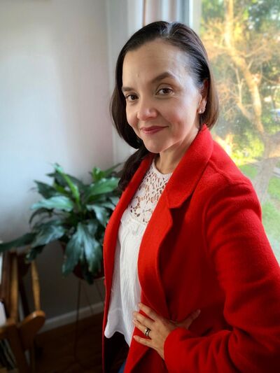 Episode 304 - Behind the Mic: 7 Years of Talking Tudors with Natalie Grueninger & Dr Owen Emmerson