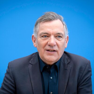 Van Aken (Linke) - "Wir brauchen eine massive Umverteilung"