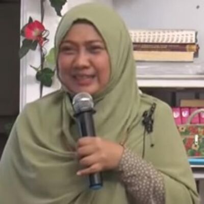 dr. Aisyah Dahlan, CHt l Seni Menegur dan Memuji Anak | Kajian Parenting 