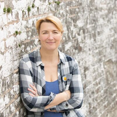 Transforming into Happiness - Interview with Jo "Happiness" Howarth