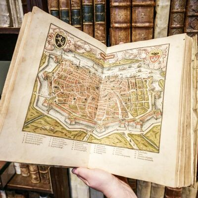 Komt een Italiaan naar de Nederlanden | Jeroen Olyslaegers heet je welkom