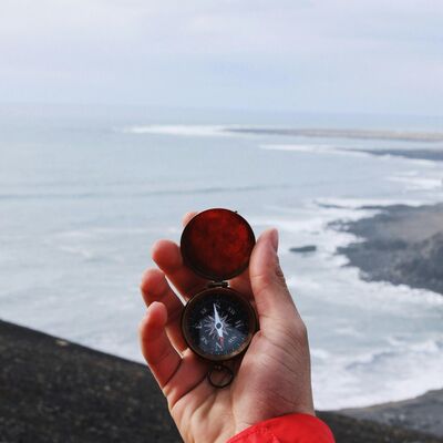  122 帮你做更少事、赚更多钱的三字经：Who Not How 