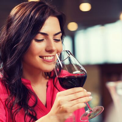 Alcol: cosa succede quando beviamo?