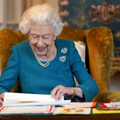 SE6: Ep3. Live su Twitter Spaces. La regina Elisabetta lascia Buckingham Palace