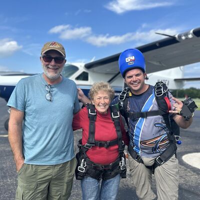 Episode #261 with Skydiving Pioneer Kim Emmons-Knor