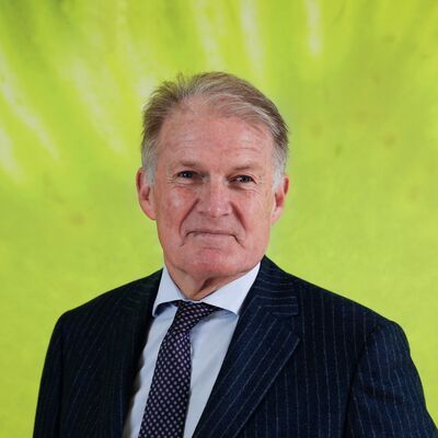 “Bestuurlijk kijken én het publieke belang dienen” – Een interview met voormalig inspecteur-generaal Jan van den Bos