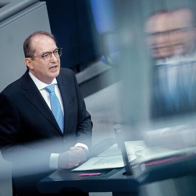 Geplatzte Richterwahl - Dobrindt (CSU) offen für Gespräche mit der Linken