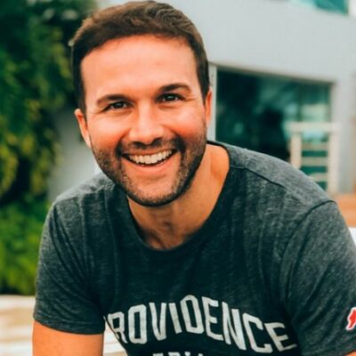 John Lee Dumas - How To Achieve Financial Success & Fulfilment This Year Of 2022