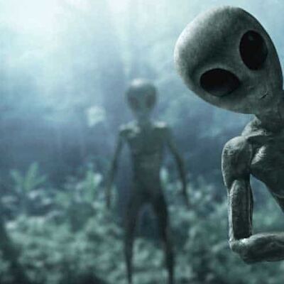 Alien A.I., 2025 Space Hotel, North Yorkshire Alien Encounter, and U.S. Un-Intelligence Agency Logo Mystery