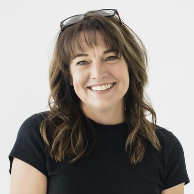 1108: LuAnn Featured: Small Business Sweet Spot: Beyond Blending In – The LuAnn Nigara Approach to Business Distinction