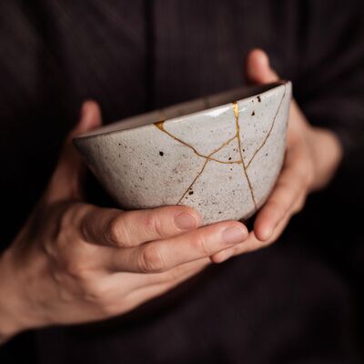 修復瓷器 重注生命 華人金繕師眼中的殘缺之美