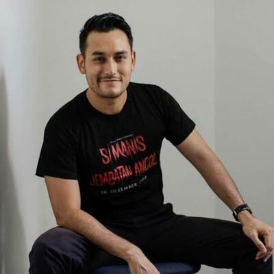 Juru Dongeng: Arifin Putra Ganteng Banget!