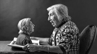 認知症を通した母と息子の写真の旅 | トニー・ルチアー二